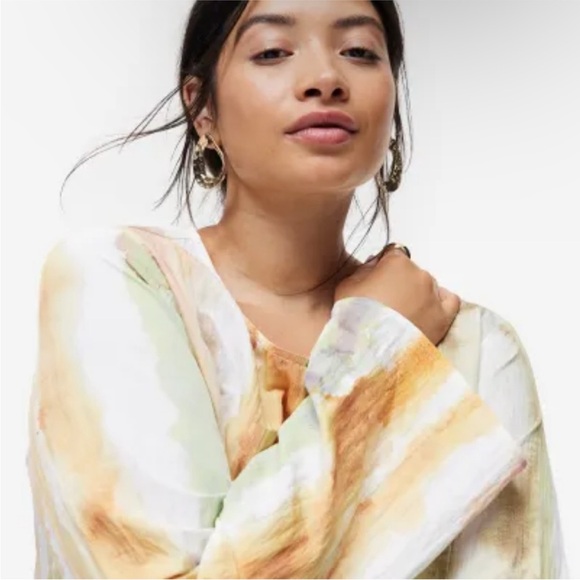 H&M crinkled mini dress worn once - Picture 3 of 4